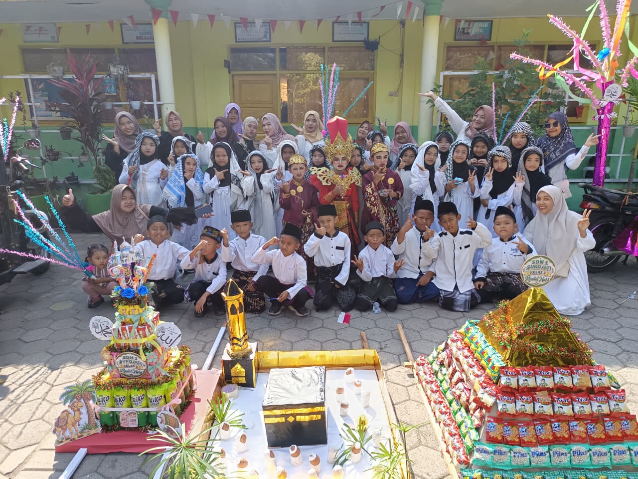 PERINGATAN MAULID NABI MUHAMMAD SAW
